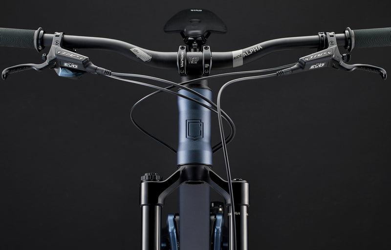 Commencal META V5 Race Sparkly Blue Enduro Bike Detail Image 2