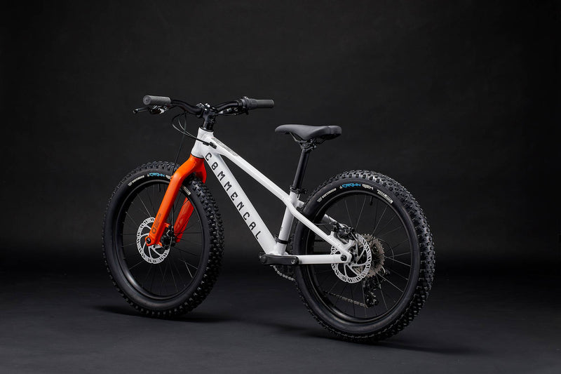 Load image into Gallery viewer, Commencal Ramones 20 Pure White Kids Mountain Bike