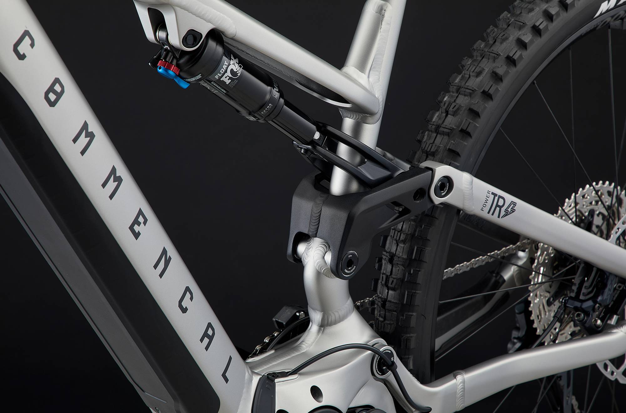 Commencal Meta Power TR Bosch Essential Silver E-Mountain Bike