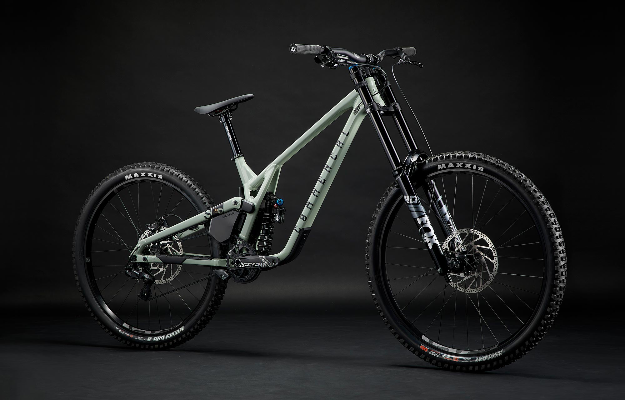 Commencal Supreme DH V5 Essential Heritage Green Downhill Bike