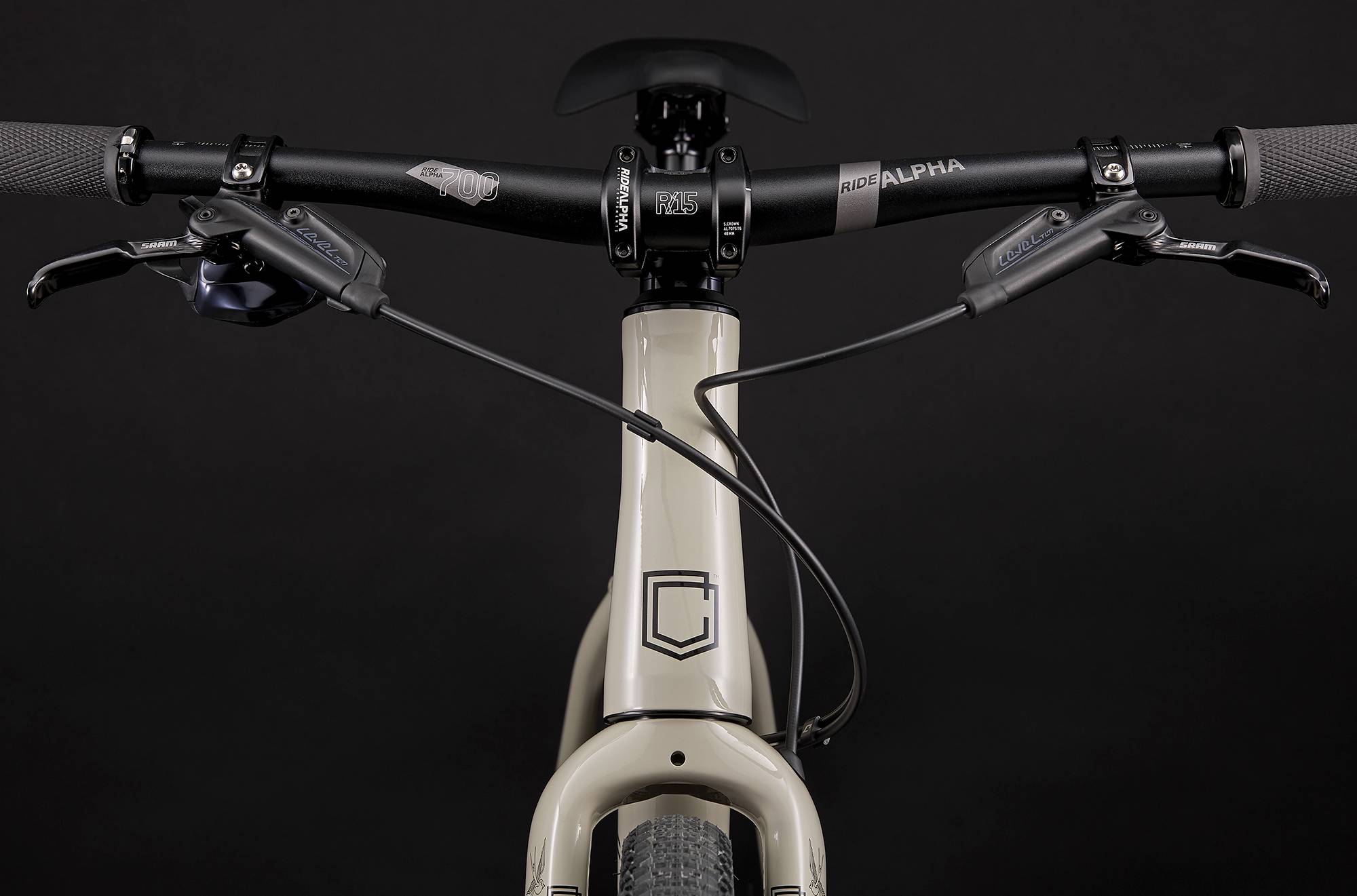 Commencal FCB Essential Chalk 2025