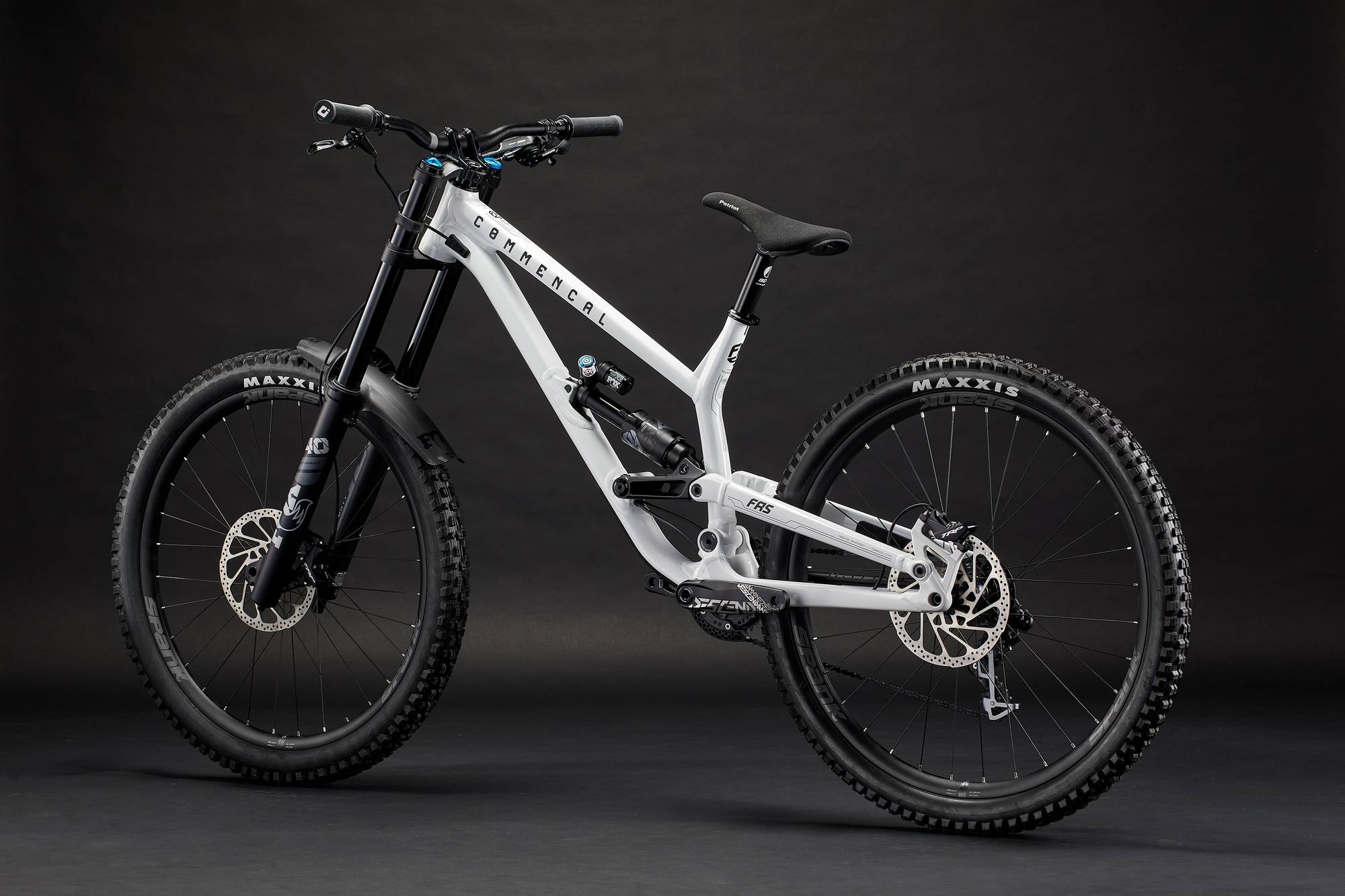 Commencal FRS Essential Pure White 2025 Freeride Downhill Bike