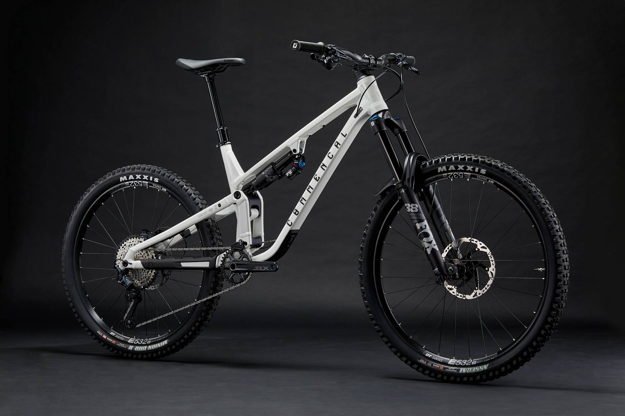 Commencal META SX V5 Essential Clear Silver Enduro Bike