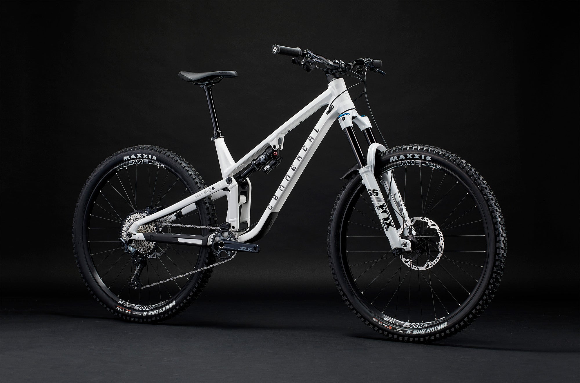 Commencal META V5 Essential Pure White Enduro Bike