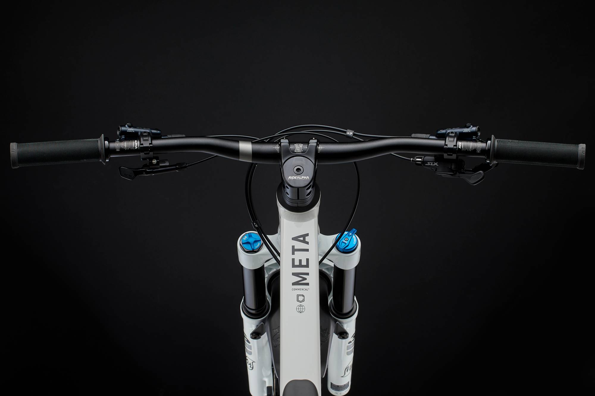 Commencal META V5 Essential Pure White Enduro Bike