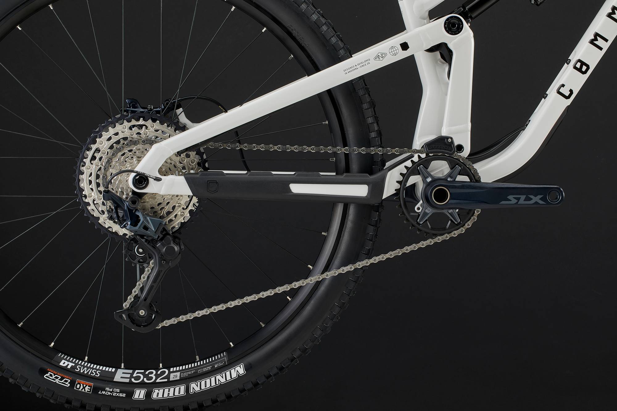 Commencal META V5 Essential Pure White Enduro Bike
