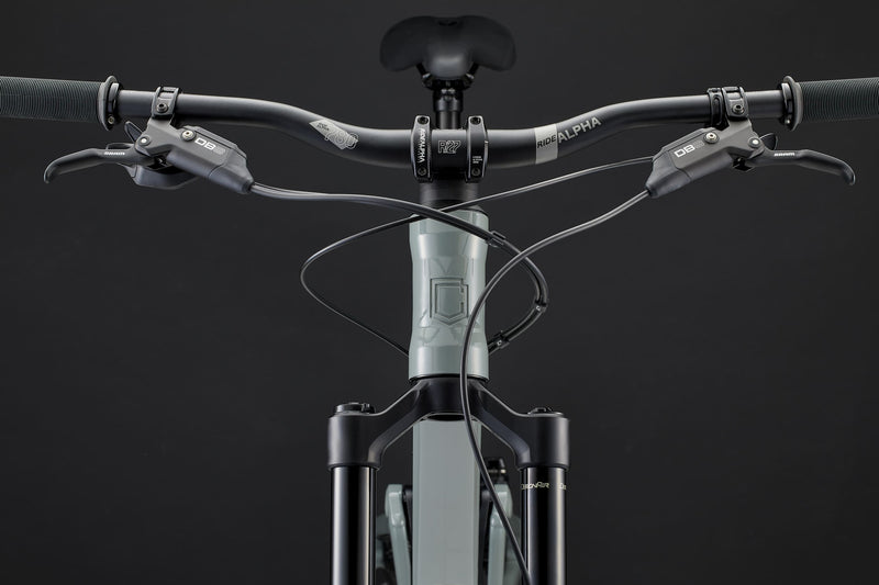 Commencal META V5 Ride Pyrite Grey Enduro Mountain Bike Detail Image 2