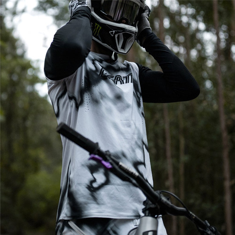 Load image into Gallery viewer, Leatt Gravity 8.0 MTB Jersey Heatmap White - Men's
