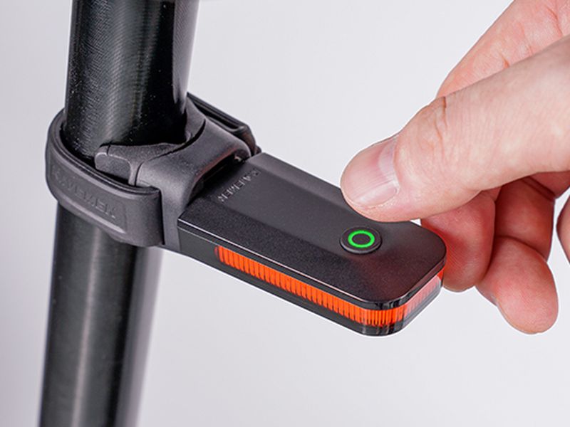 Load image into Gallery viewer, Ravemen CL01 Rear Light - 5
