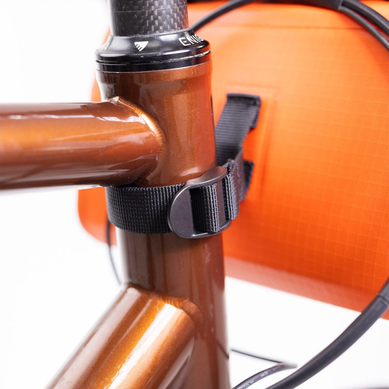 Load image into Gallery viewer, Oxford Aqua Evo Adventure Daytripper Pack Orange - Strap
