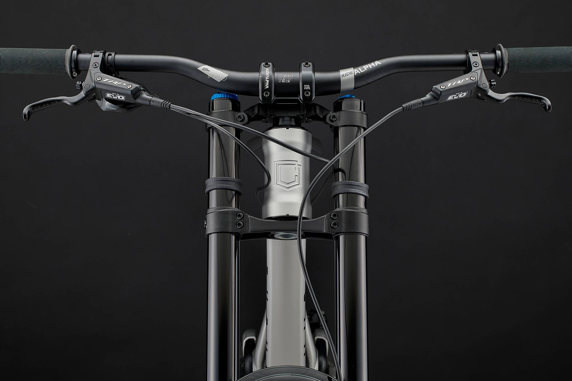 Commencal Supreme DH V5 Essential Silver Downhill Bike