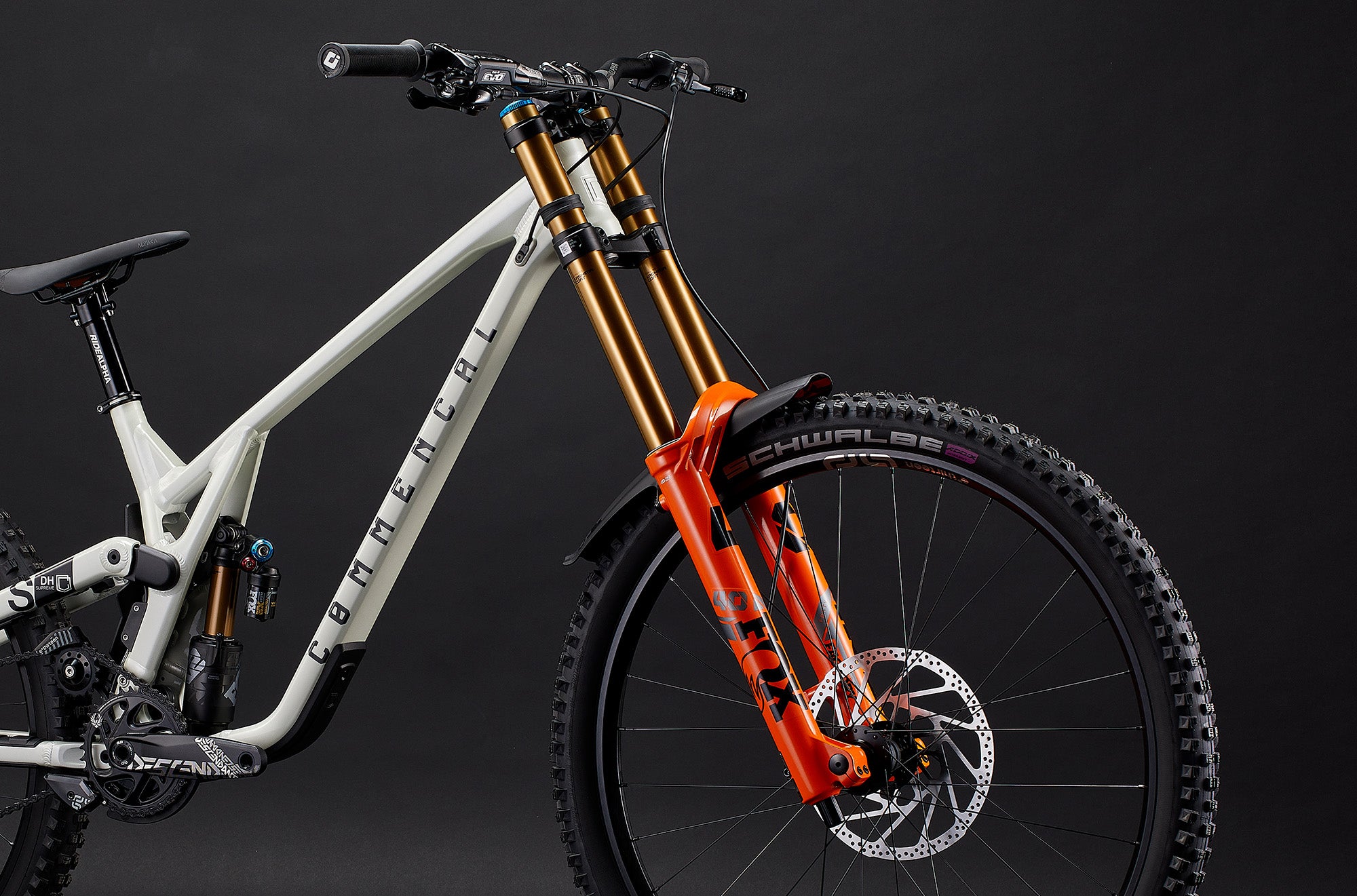 Commencal Supreme DH V5 Signature Clear Silver Downhill Bike