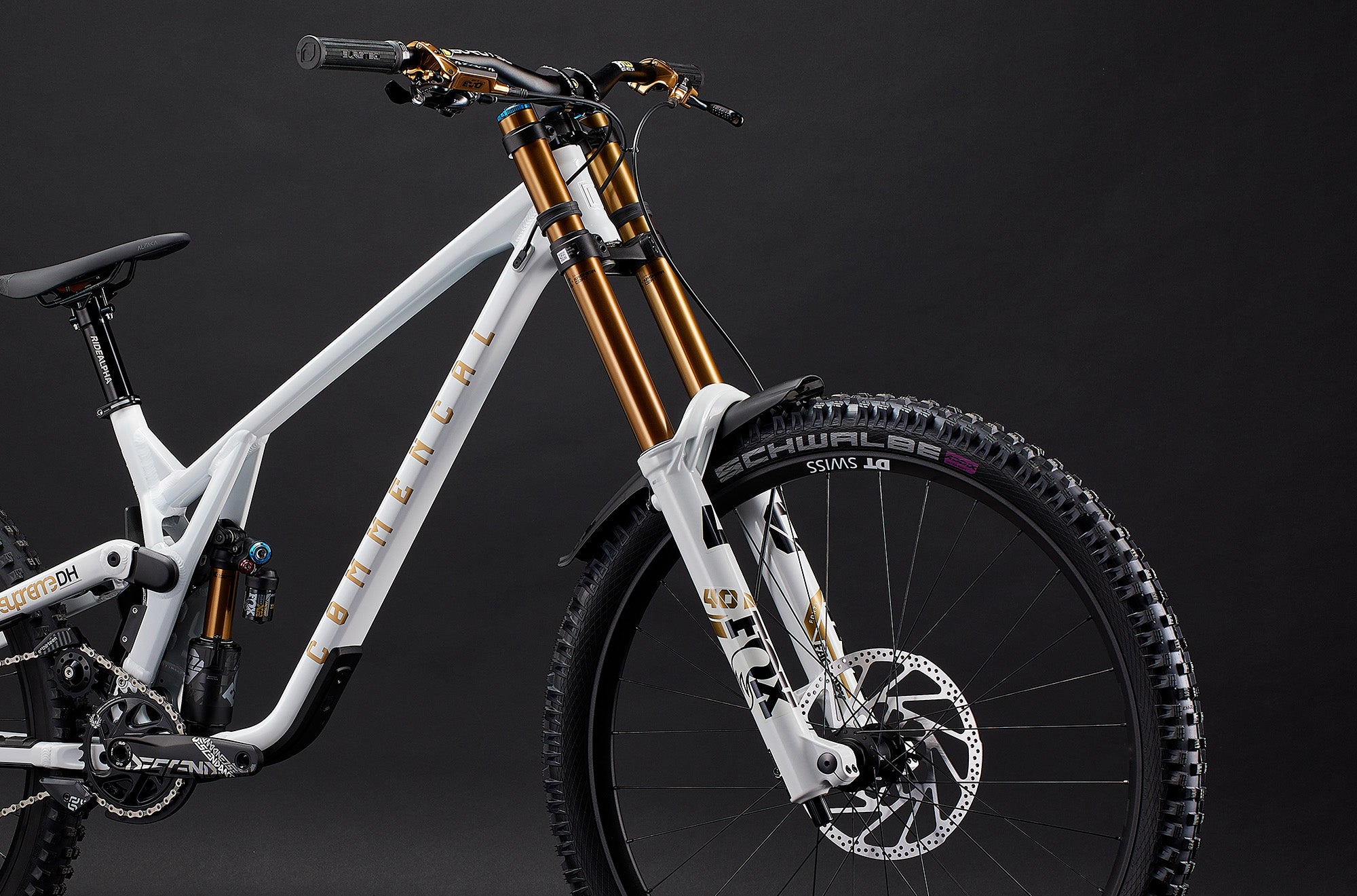 Commencal Supreme DH V5 Signature LTD Pure White Downhill Bike