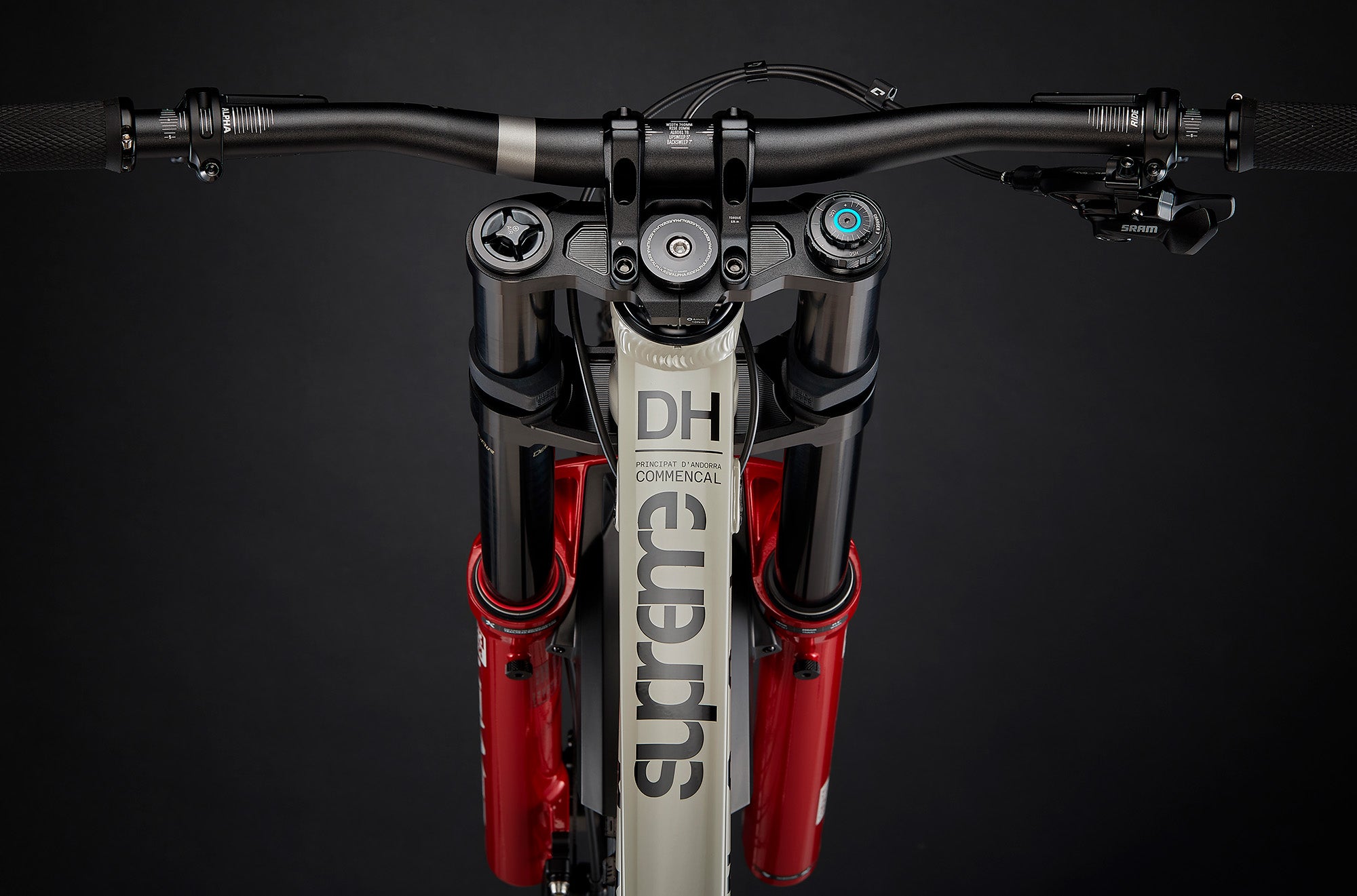 Commencal Supreme DH V5 XS Chalk Youth Downhill Bike