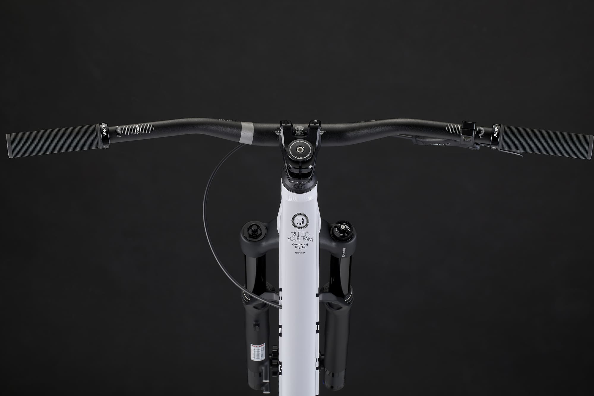 Commencal ABSOLUT Pure White 2025 Dirt Jump Bike