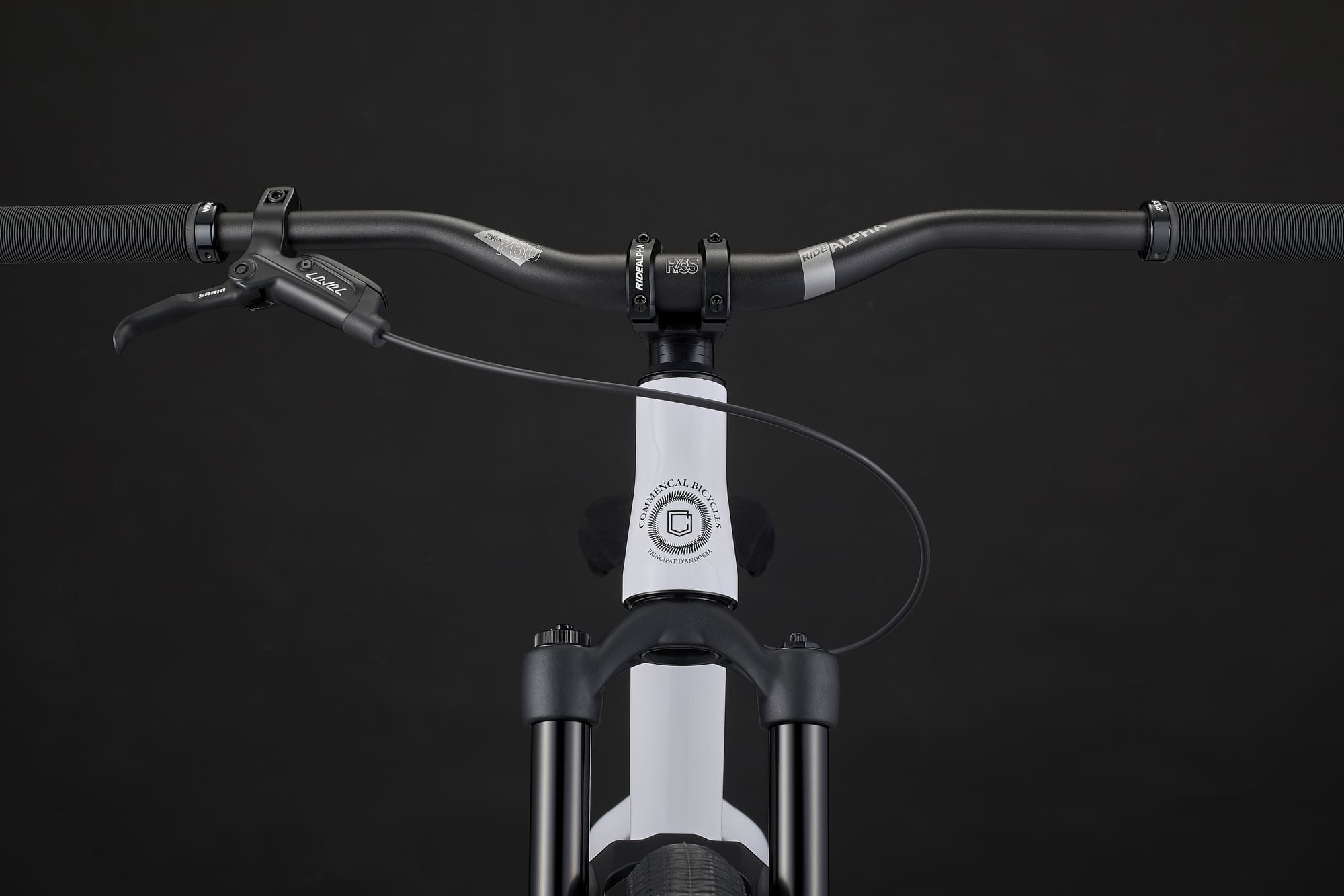 Commencal ABSOLUT Pure White 2025 Dirt Jump Bike