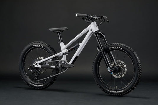 Commencal Clash 20 Pure White Kids Mountain Bike