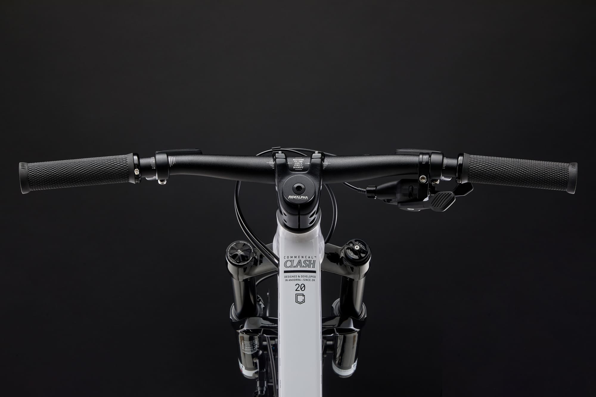 Commencal Clash 20 Pure White Kids Mountain Bike