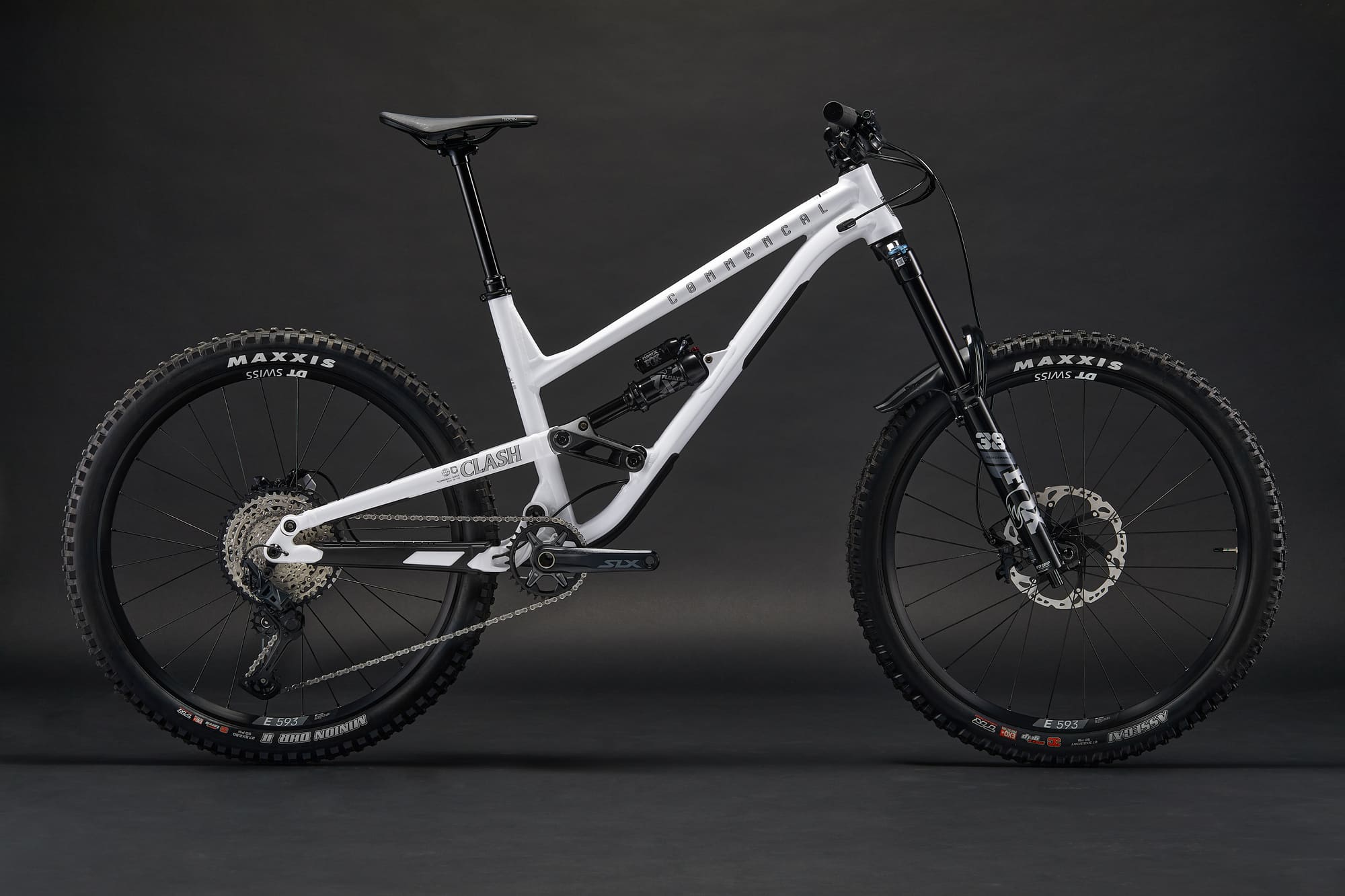 Commencal Clash Essential 2025 Pure White Enduro Bike