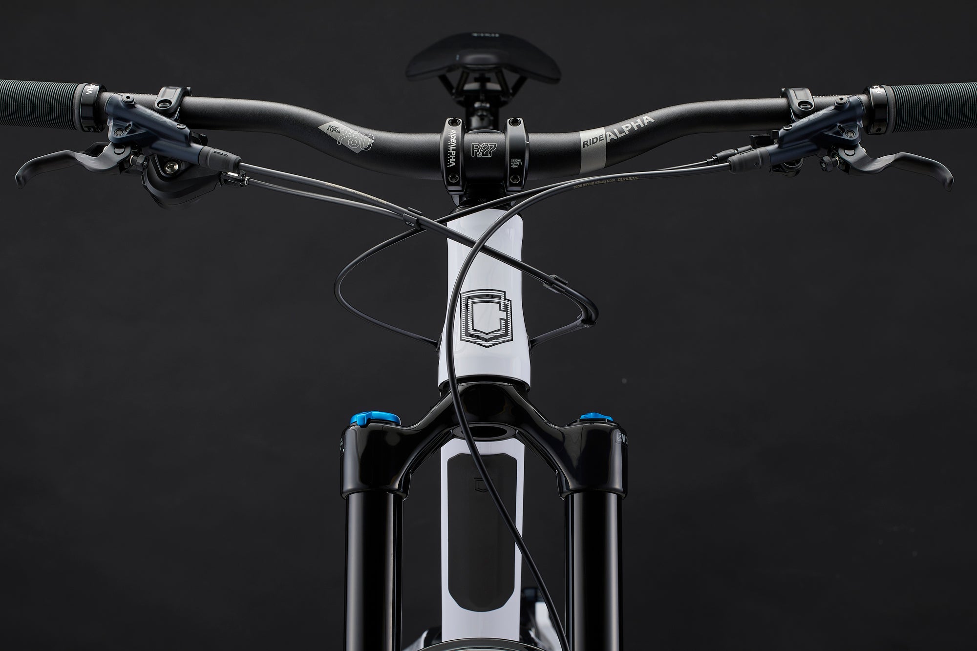 Commencal Clash Essential 2025 Pure White Enduro Bike