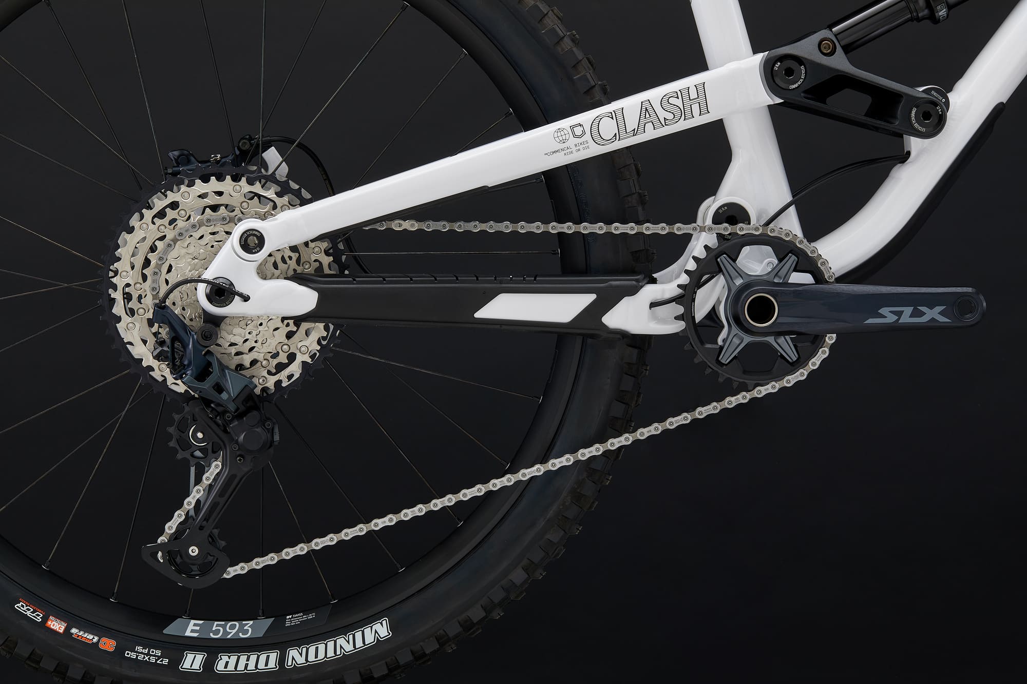 Commencal Clash Essential 2025 Pure White Enduro Bike