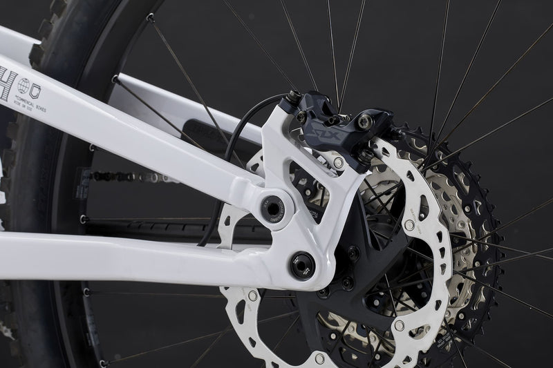 Load image into Gallery viewer, Commencal Clash Essential 2025 Pure White Enduro Bike
