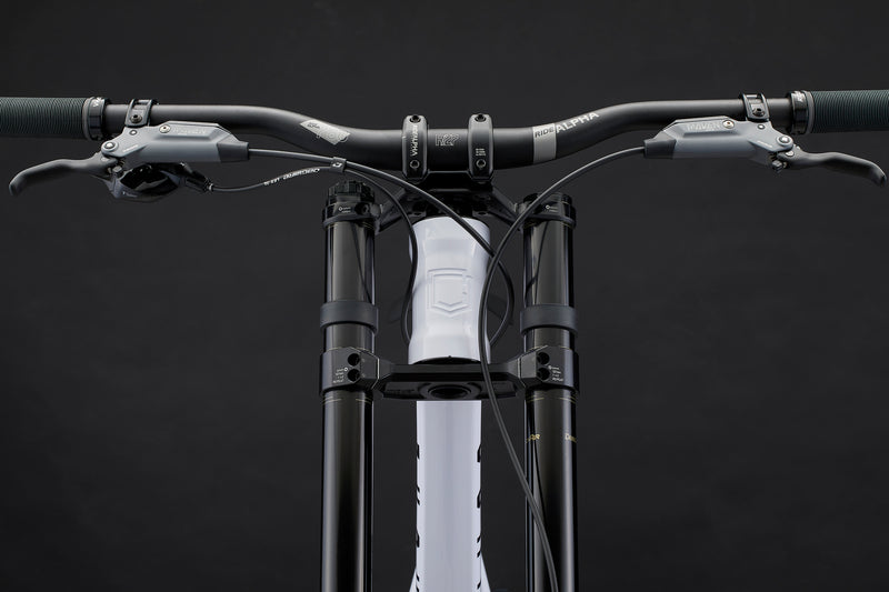 Load image into Gallery viewer, Commencal Supreme DH V5 RockShox Pure White 2026 Downhill Mountain Bike
