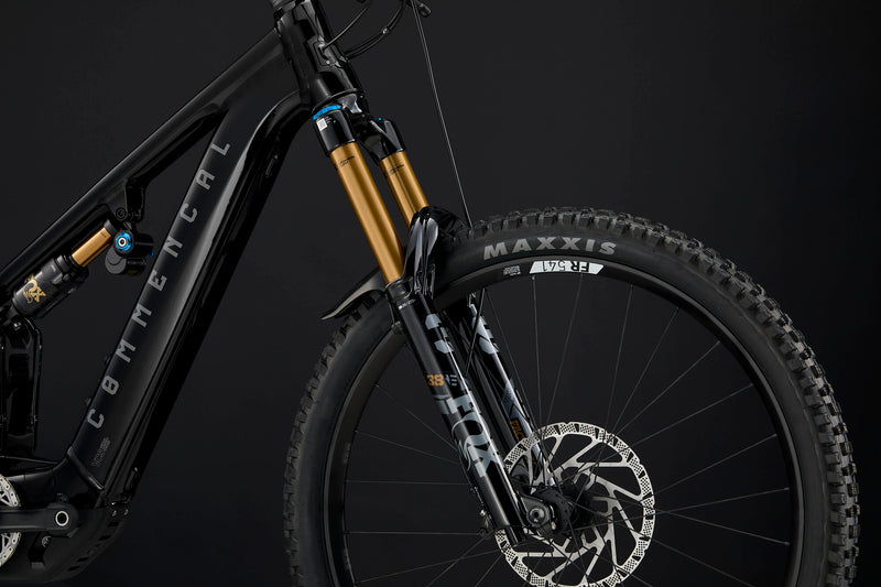 Commencal Meta Power SX 800 Signature 2026 Pure Black Enduro E-Bike Detail Image 1