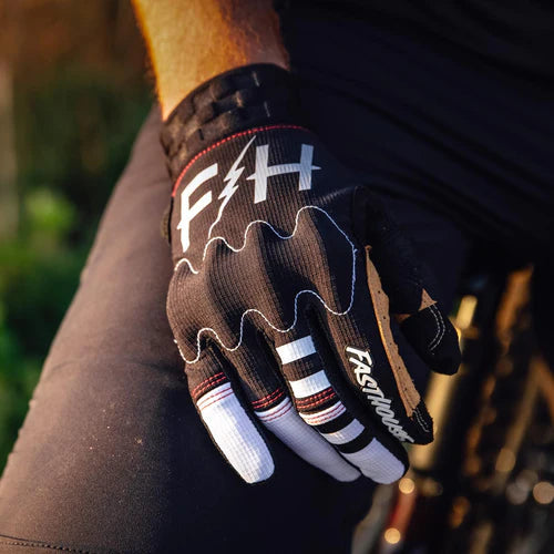 Load image into Gallery viewer, Fasthouse Speed Style Blaster Gloves - Black/White
