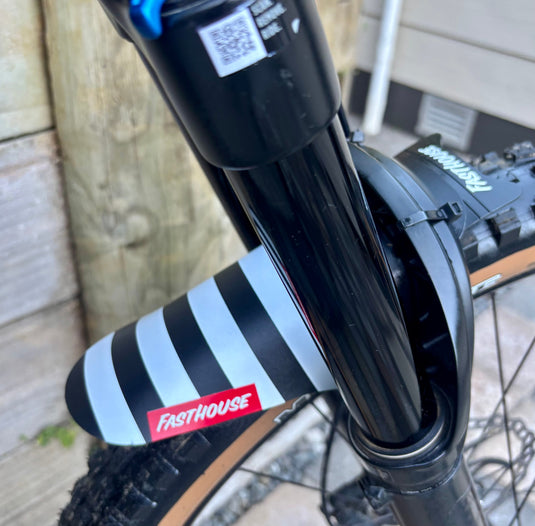 Fasthouse Four Stripe MTB Mud Guard