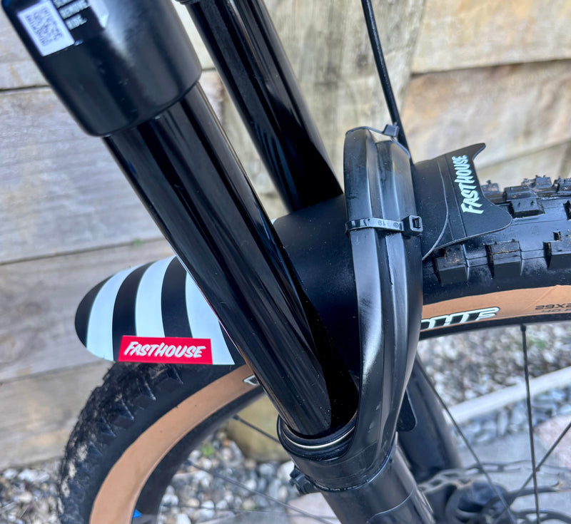 Load image into Gallery viewer, Fasthouse Four Stripe MTB Mud Guard
