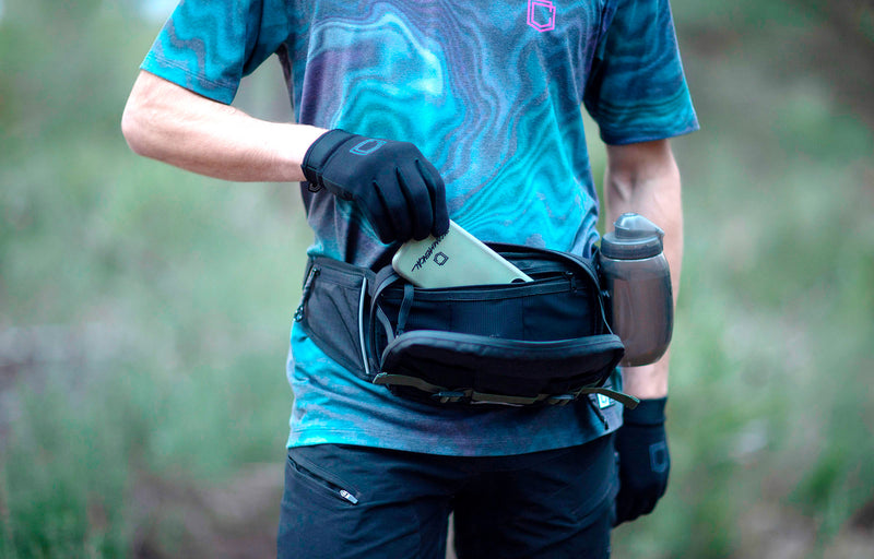 Load image into Gallery viewer, Commencal Enduro Fidlock Hipbag
