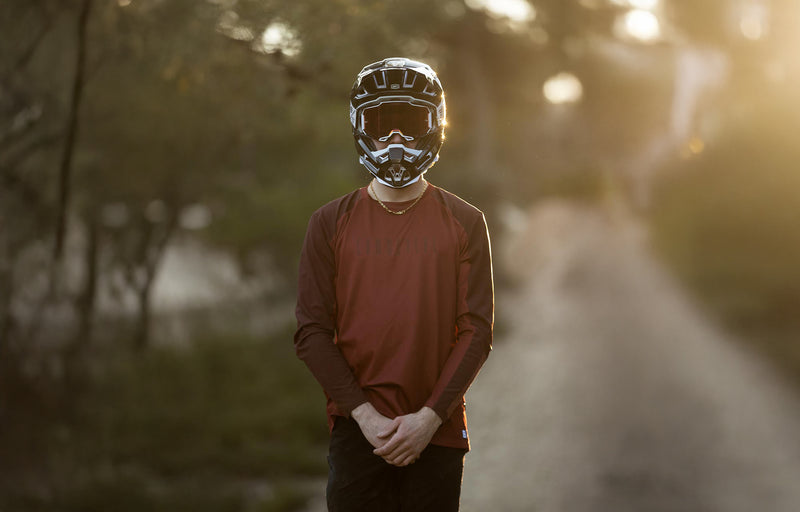 Load image into Gallery viewer, Commencal Hardy Long Sleeve Jersey 2-Tone Red Dirt
