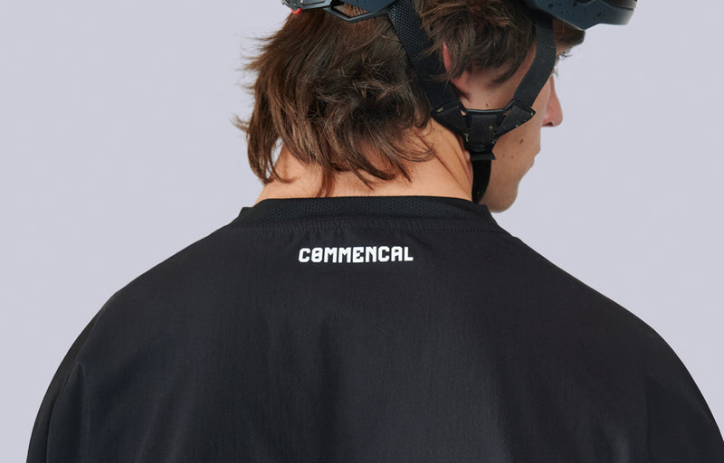 Load image into Gallery viewer, Commencal Hardy Long Sleeve Jersey Essential Black - Men&#39;s
