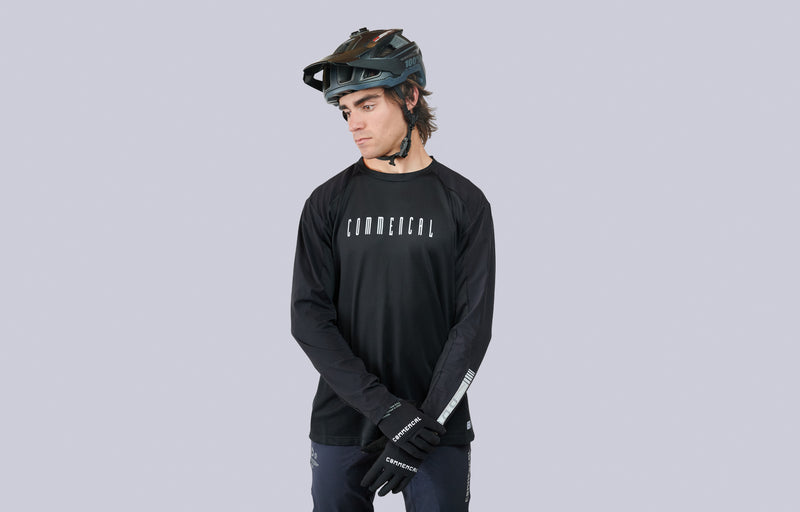 Load image into Gallery viewer, Commencal Hardy Long Sleeve Jersey Essential Black - Men&#39;s
