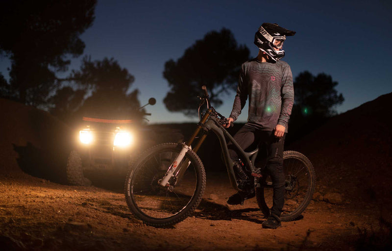 Load image into Gallery viewer, Commencal Softech Long Sleeve Jersey Flash
