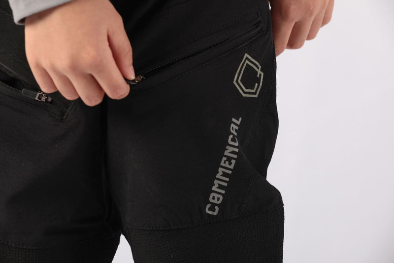 Load image into Gallery viewer, Commencal Kids Pants Black
