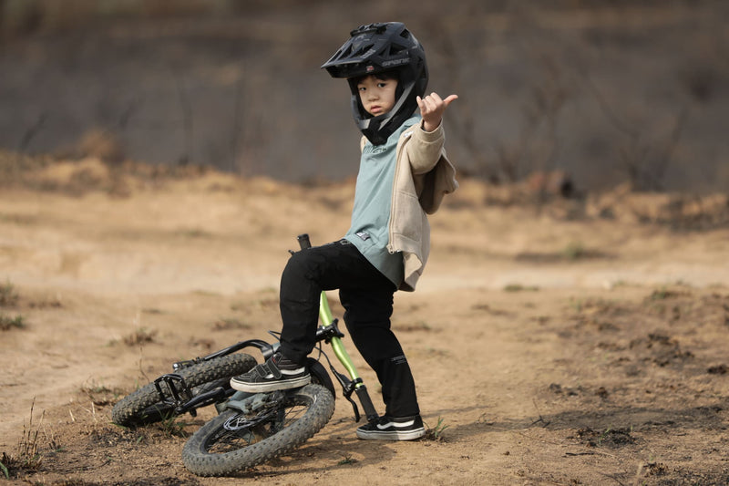 Load image into Gallery viewer, Commencal Kids Pants Black
