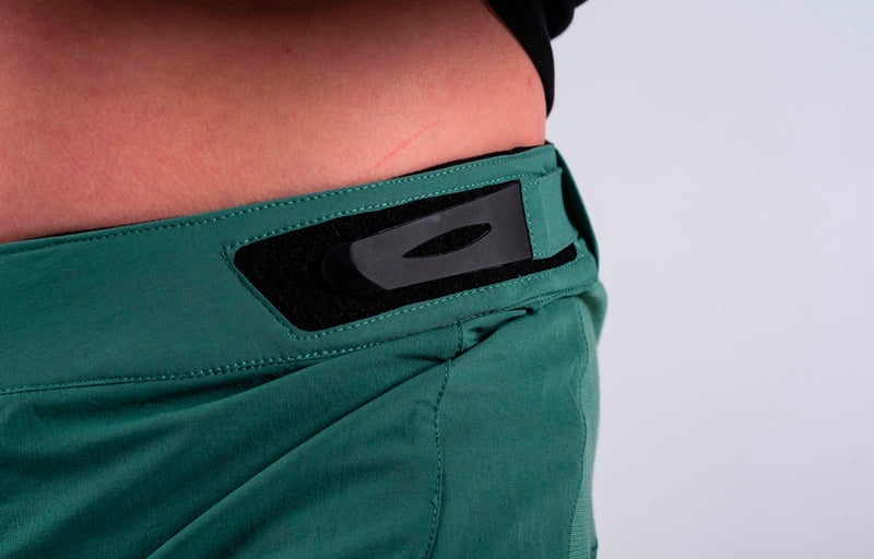 Load image into Gallery viewer, Commencal Keswick Green Pants - Men&#39;s
