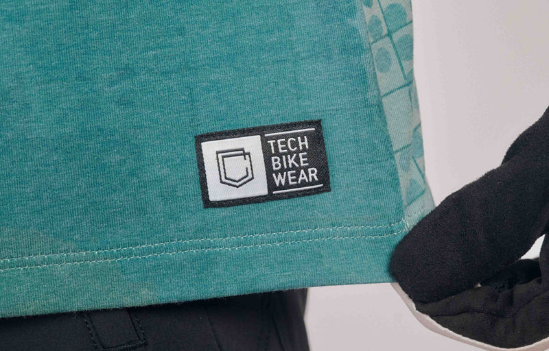 Load image into Gallery viewer, Commencal Softech Long Sleeve Jersey - Camo Grid Green - Men&#39;s
