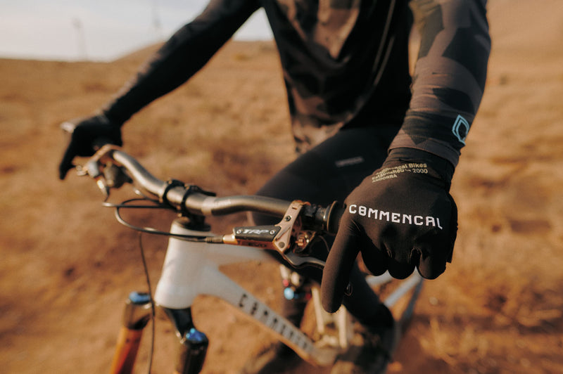 Load image into Gallery viewer, Commencal Litech Gloves - Black
