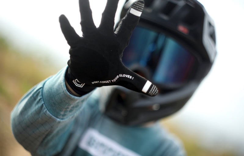 Load image into Gallery viewer, Commencal Kids Litech Gloves - Corporate Black - Kids
