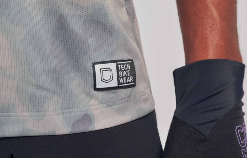 Load image into Gallery viewer, Commencal Litech Short Sleeve Jersey - Shadow Grey - Men&#39;s
