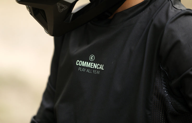 Load image into Gallery viewer, Commencal Kids Litech Long Sleeve Jersey - Black - Kids
