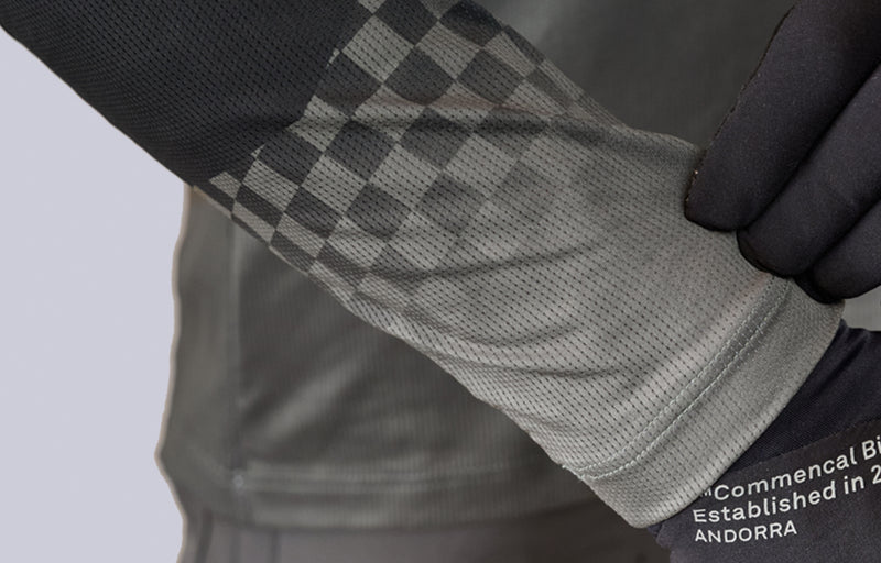 Load image into Gallery viewer, Commencal Litech Race Long Sleeve Jersey - Dark Grey - Men&#39;s
