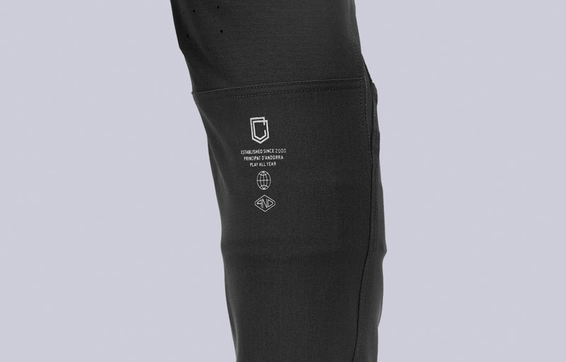 Load image into Gallery viewer, Commencal Hardtech Pants Black - Men&#39;s
