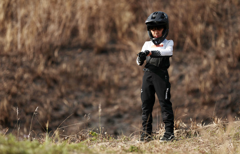 Load image into Gallery viewer, Commencal Hardtech Kids Pants - Black

