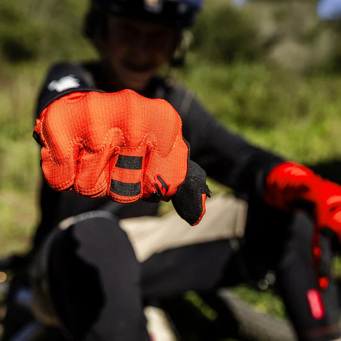 Load image into Gallery viewer, Fasthouse Blaster Rush Gloves - Red - Men&#39;s
