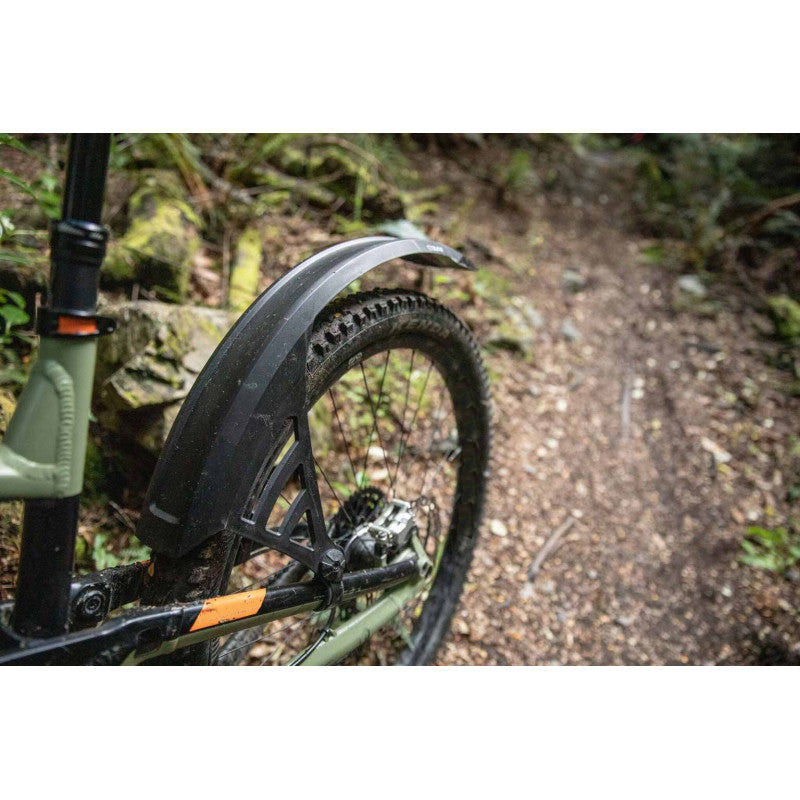Load image into Gallery viewer, Zefal Deflector RS75 Rear Mudguard - Situation
