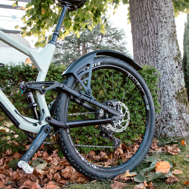 Load image into Gallery viewer, Zefal Deflector RS75 Rear Mudguard - Situation 3
